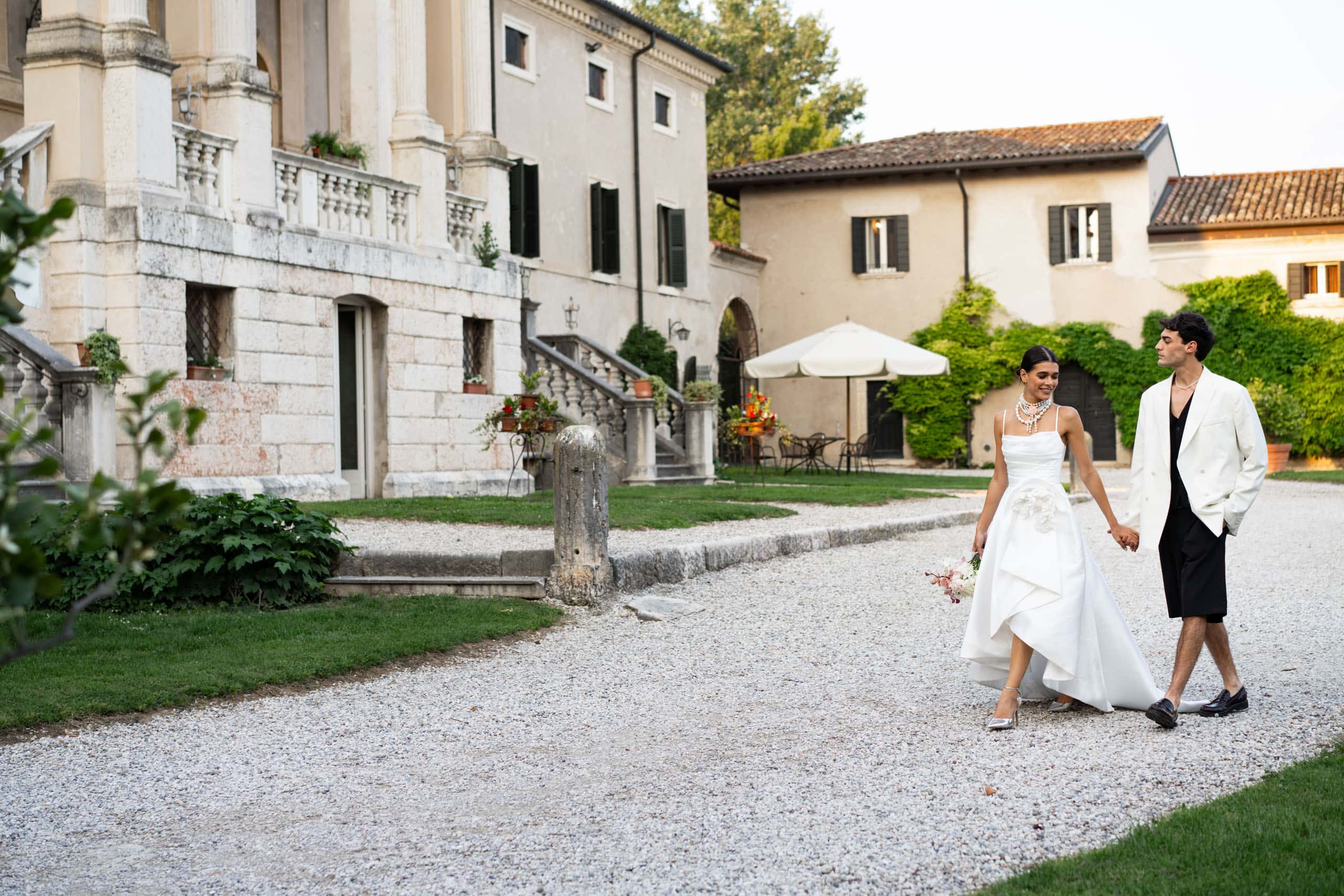 romantic wedding at a villa near verona 19h51m rn107604