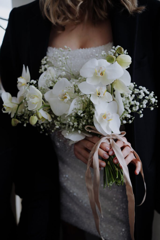 nonchalant luxury elopement in paris 17h06m n7404856