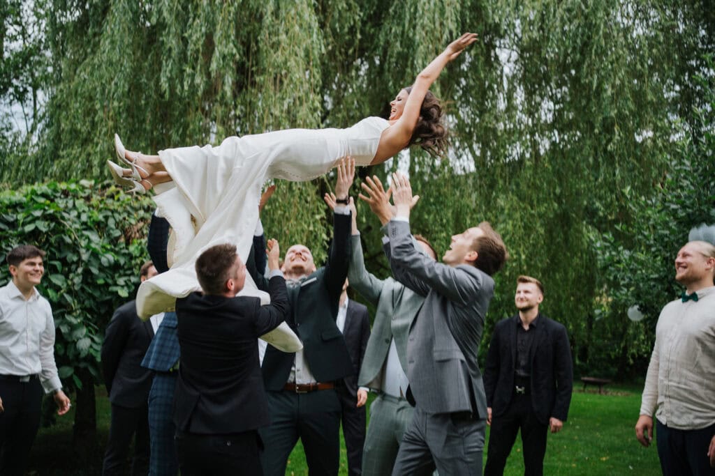 modern wedding in bavaria 00463