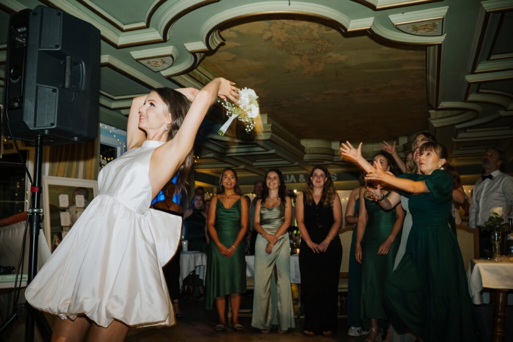 modern wedding in bavaria 00643